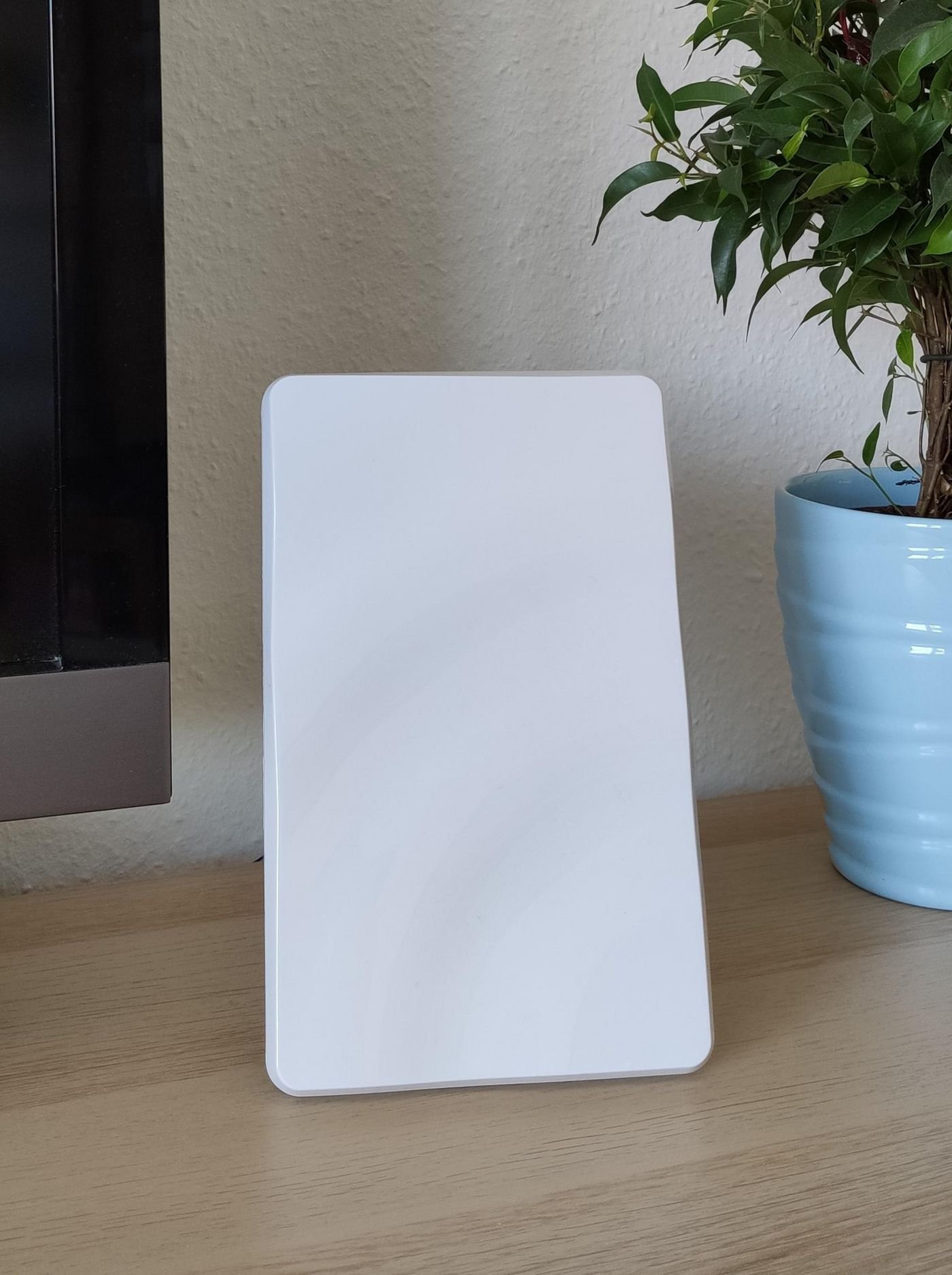 Img_25225728.jpg DA-2200 indoor UHF antenna. Active. Lte Ready UHF 470-790 Mhz - EU - Image 1