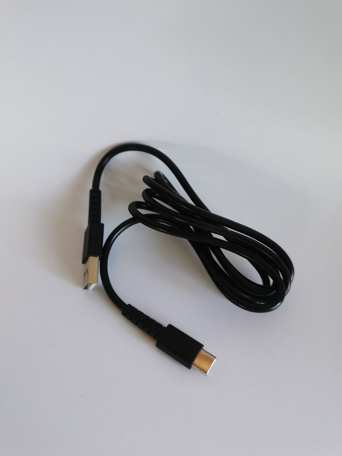 Img_27248579.jpg USB-C to USB-A Charge&sync Cable 1m Black USB2.0 data transfer 480Mbps - Image 1