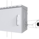 Midi Classic Pole Mounted  CCTV Cabinet For 4 cameras  575 x 425 x 500mm - White