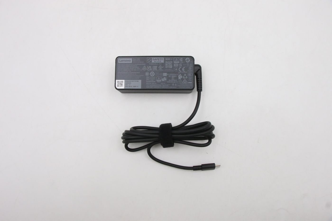 Img_32565608.jpg 45W USB-C Power Adapter with Power Delivery - Image 1
