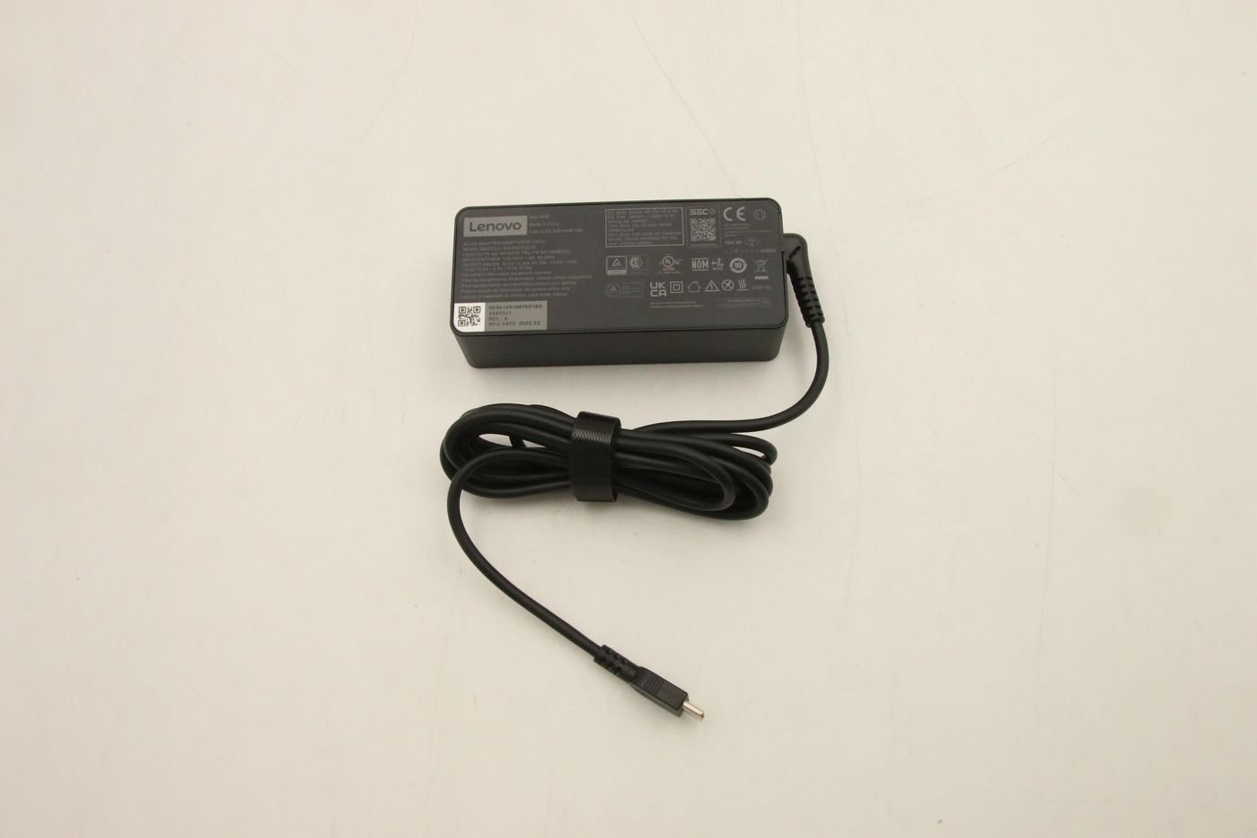 Img_32565629.jpg 65W AC power adapter for Lenovo laptops - Image 1