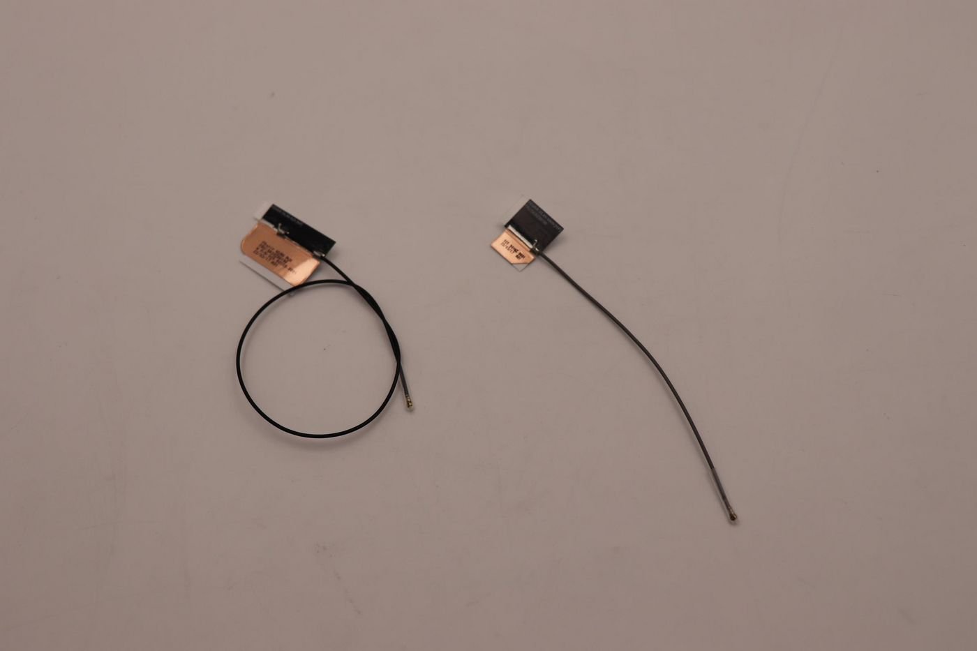 Img_32565717.jpg WLAN antenna for Lenovo computers, Main and Auxiliary - Image 1
