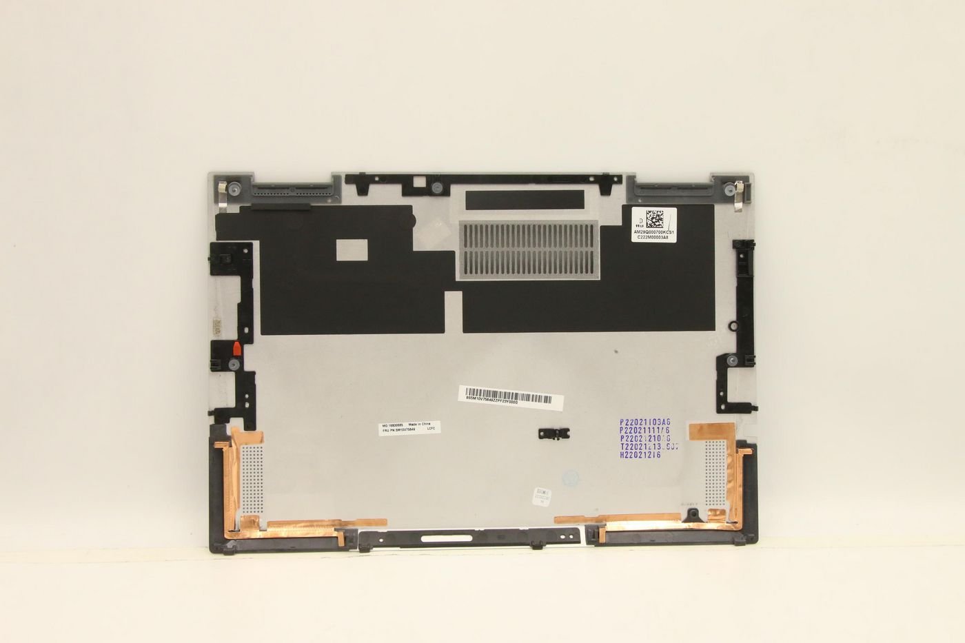 Img_32568364.jpg ThinkPad X1 Yoga Gen 7 WWAN base cover - Image 1