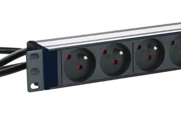 POWER STRIP 10" -  4WAY -  ALUMINIUM FINISH - 2M CABLE