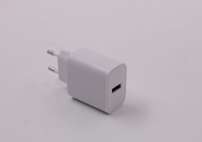Img_37300642-1 USB Power Adapter White 18W 5V/2.4A, 9V/2A, 12V/1.5A EU Wall - White with Quick Charge Function QC 3.0 - Image 1