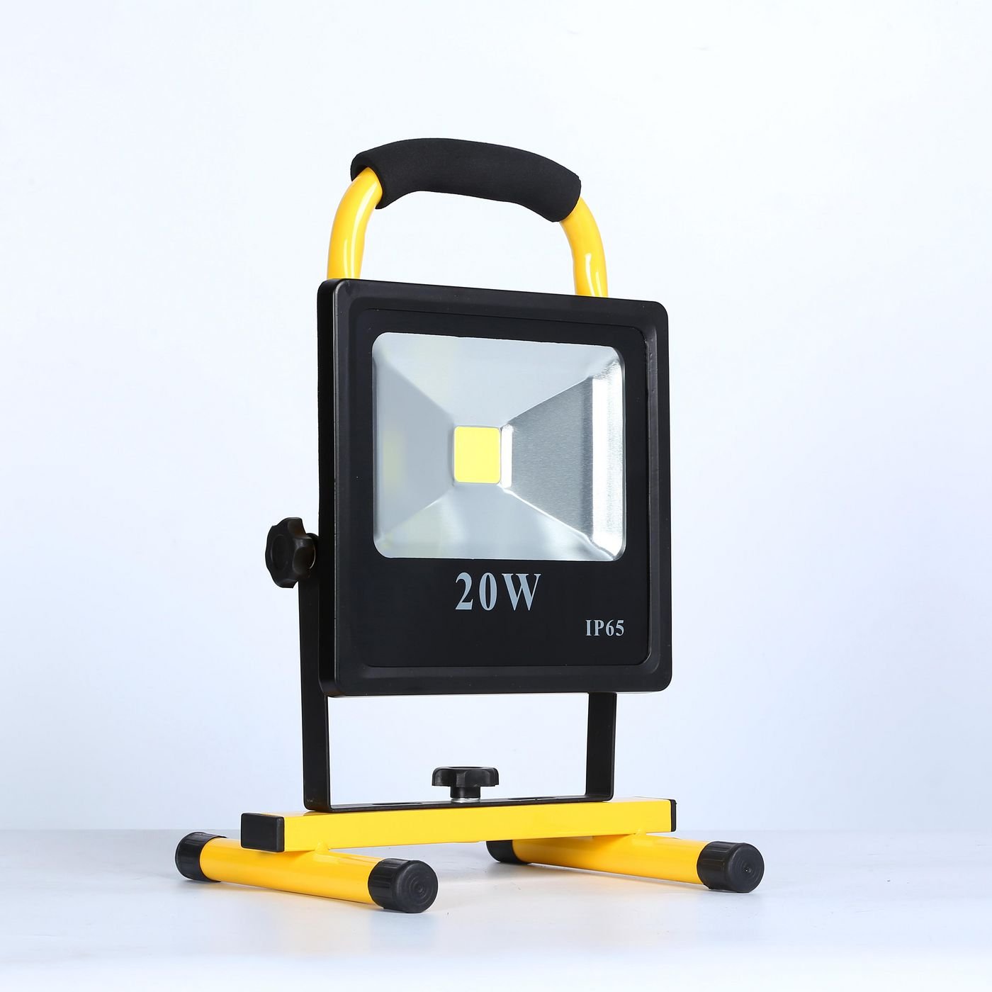Img_26437782.jpg 20W Rechargeable LED Floodlight EU plug Include Car Charger, AC Charger, USB Cable, and Instruction manual. Packed in retail - Image 1