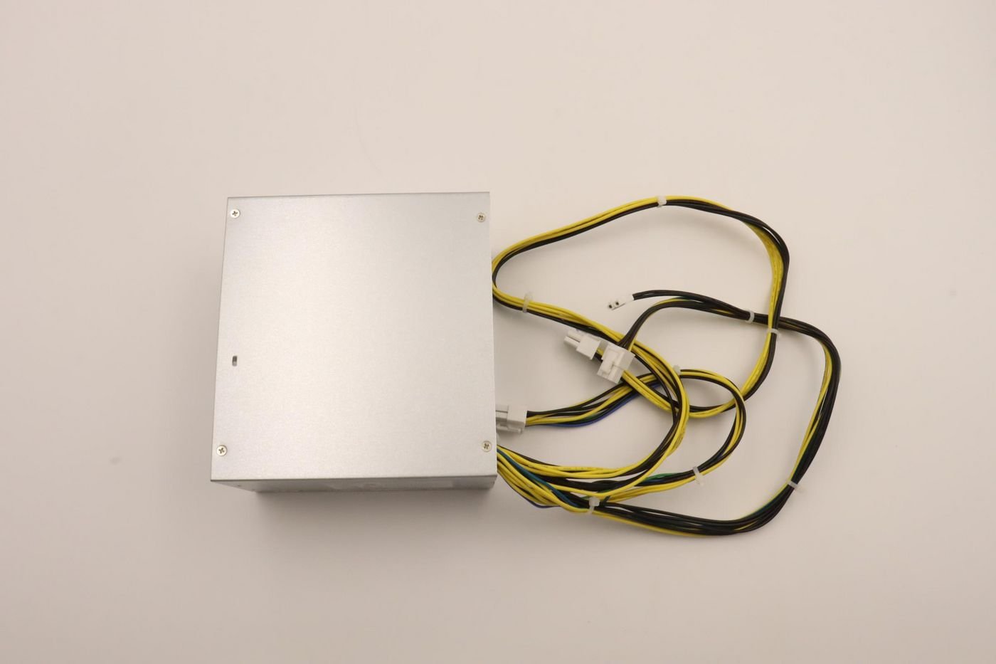 Img_32569617.jpg 500W power supply unit, 100-240Vac input, 92% efficiency - Image 1