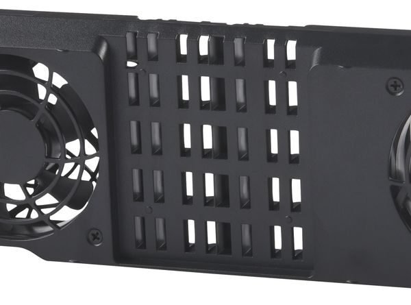 Z4 PCIe Retainer with Fans